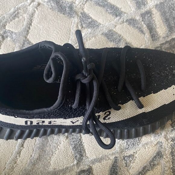 Adidas Yeezy Boost 350 V2 core black white - Picture 2 of 4